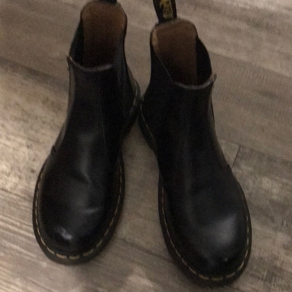 Dr Marten Chelsea boots! Almost brand new!!!